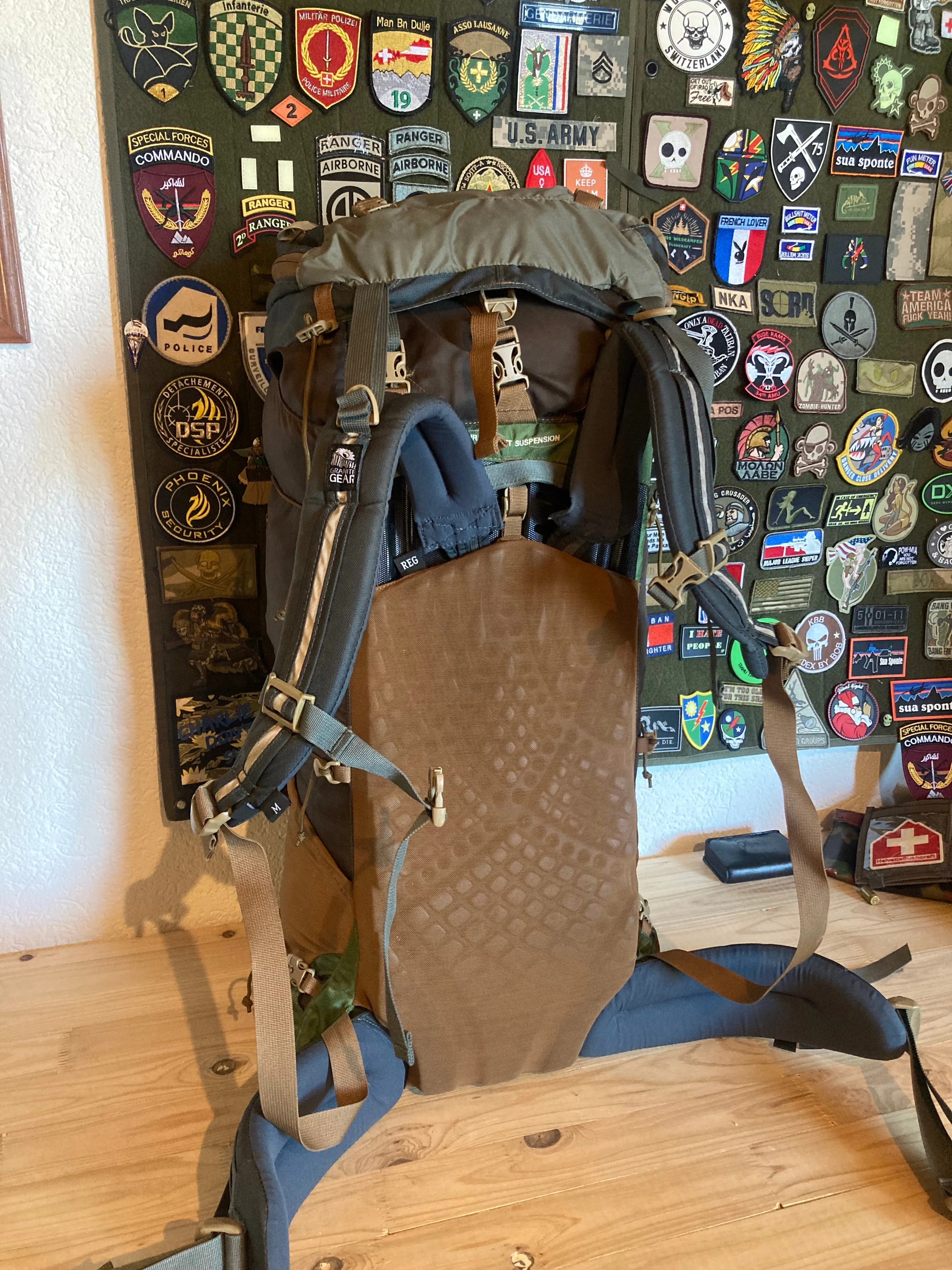 Backpack, Granite Gear Blaze AC 60 with LINELOC Lid Green / Brown / Grey