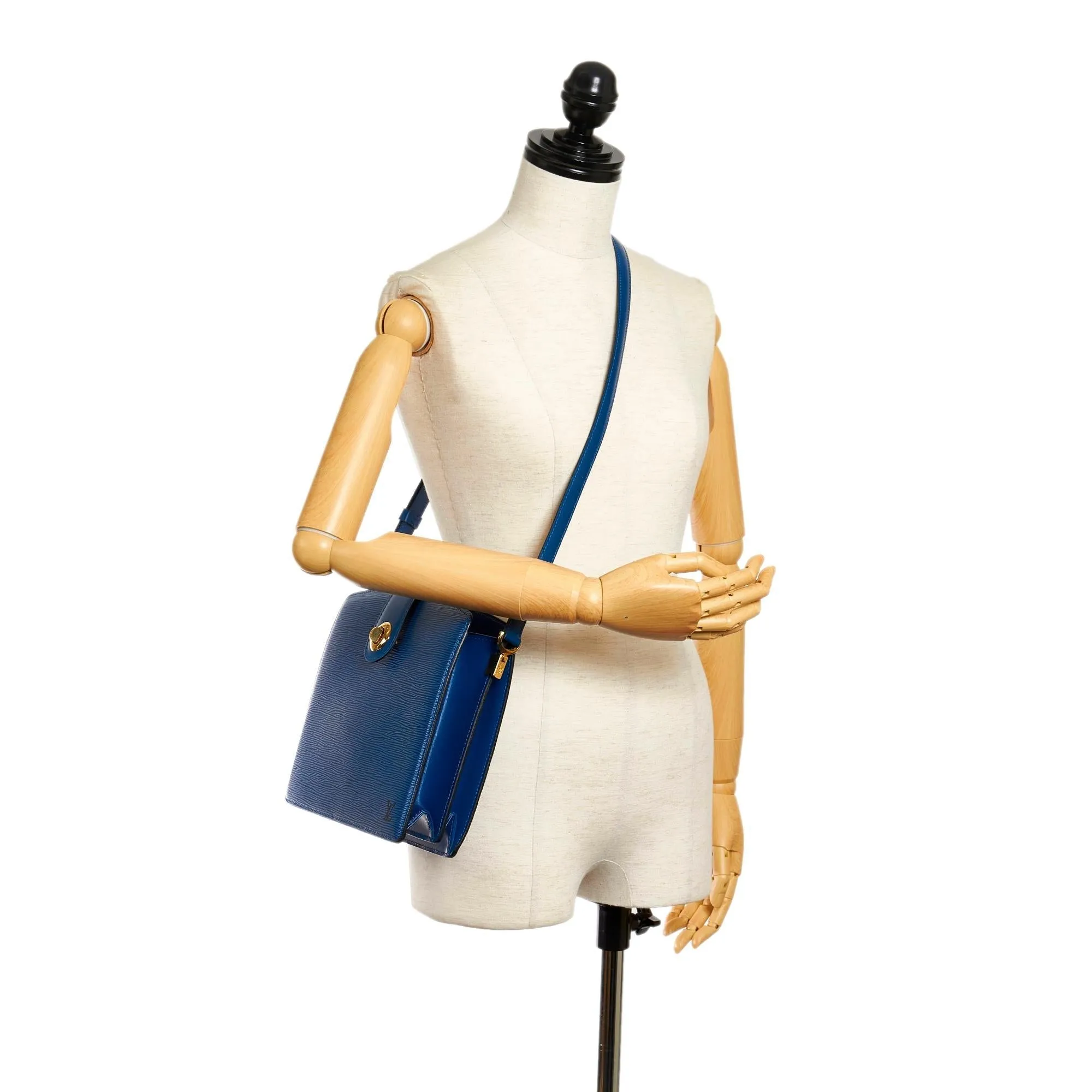 Louis Vuitton Epi Capucines (SHG-37266)