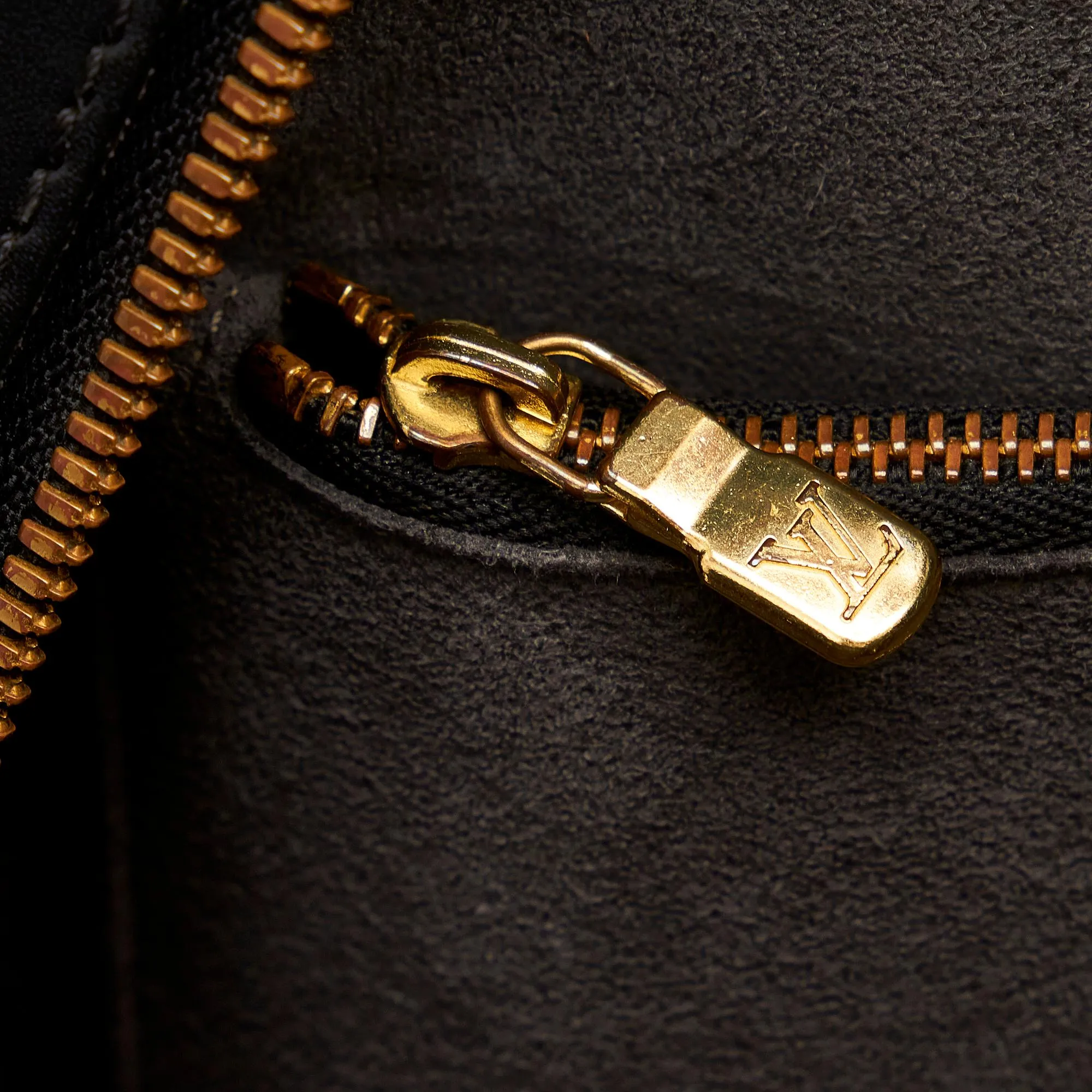 Louis Vuitton Epi Sablons (SHG-23621)