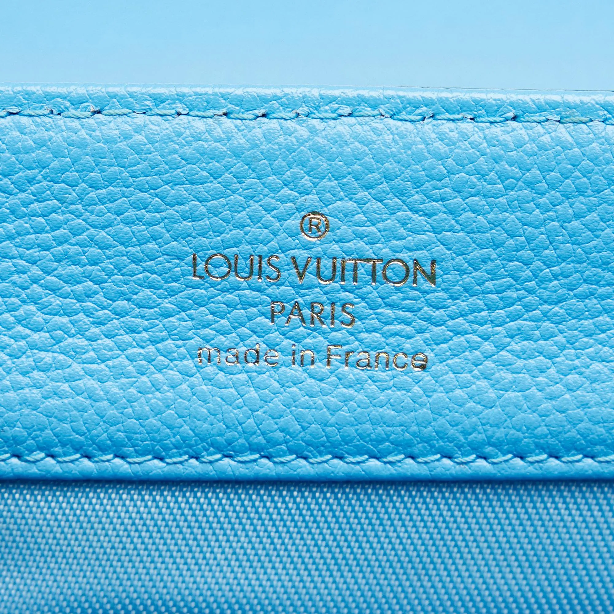 Louis Vuitton LockMe MM (SHG-7EuJqm)