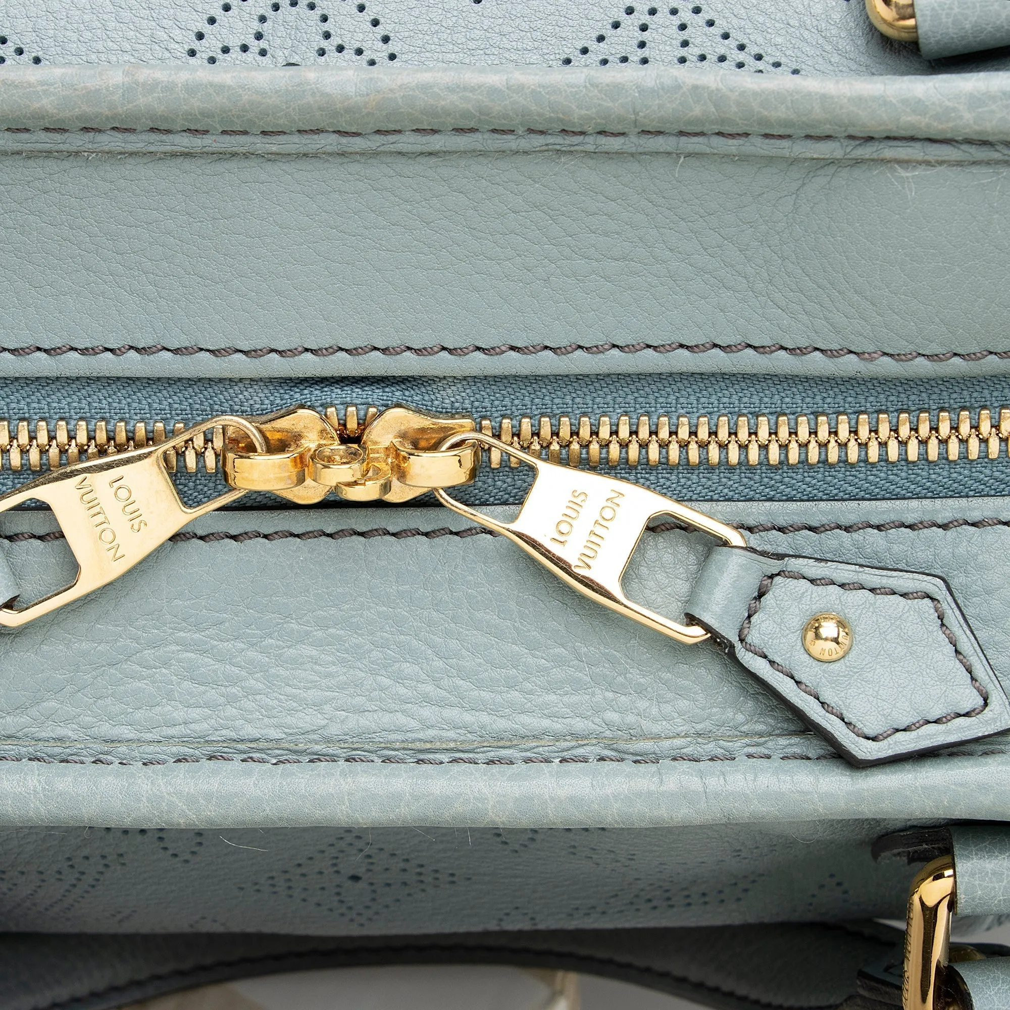 Louis Vuitton Mahina Leather Stellar PM Tote (SHF-22380)