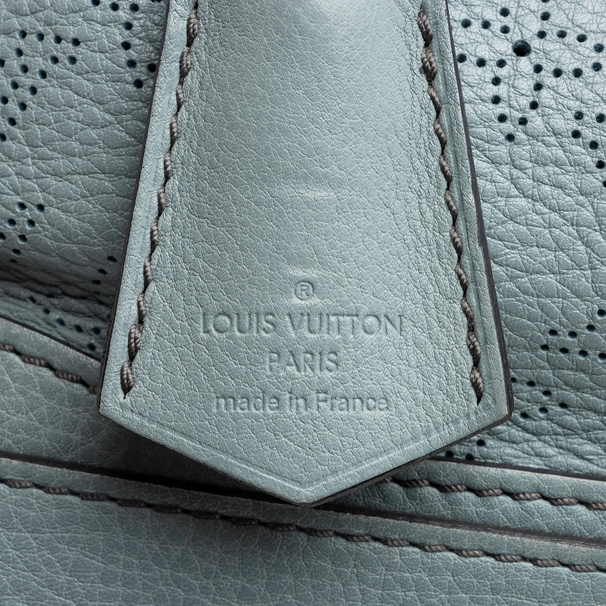 Louis Vuitton Mahina Leather Stellar PM Tote (SHF-22380)