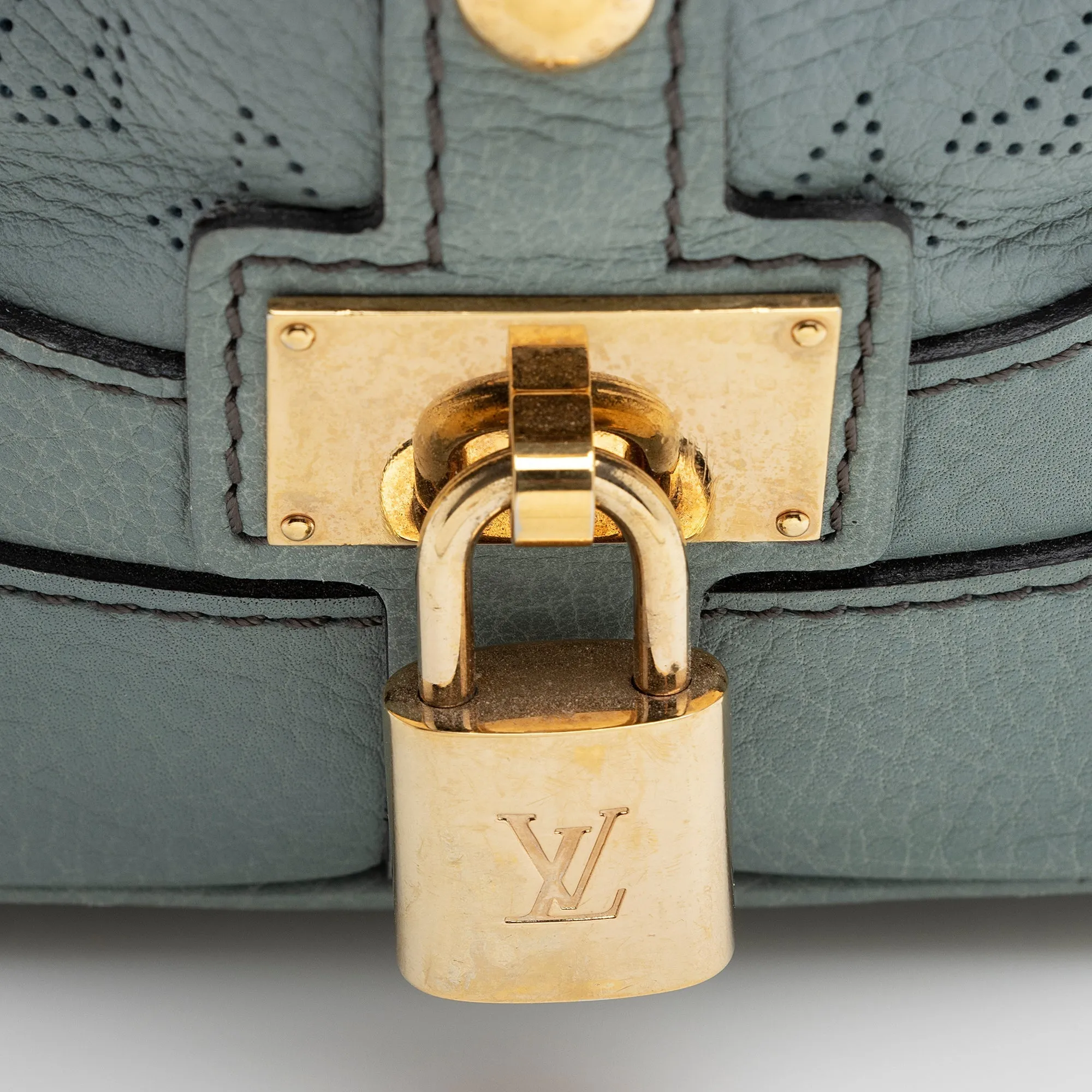 Louis Vuitton Mahina Leather Stellar PM Tote (SHF-22380)