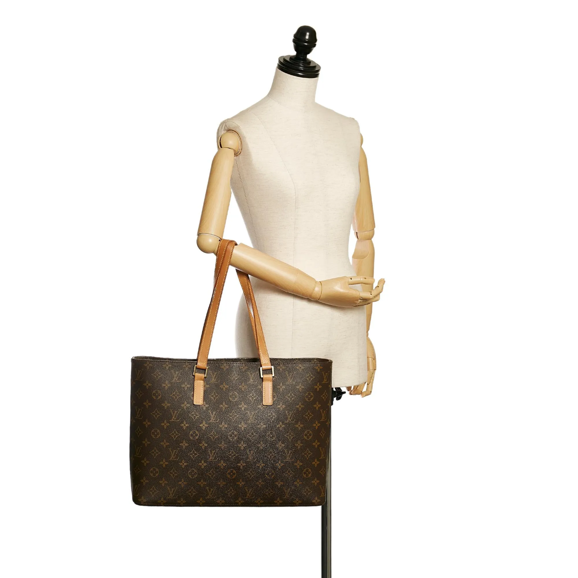 Louis Vuitton Monogram Luco (SHG-34278)
