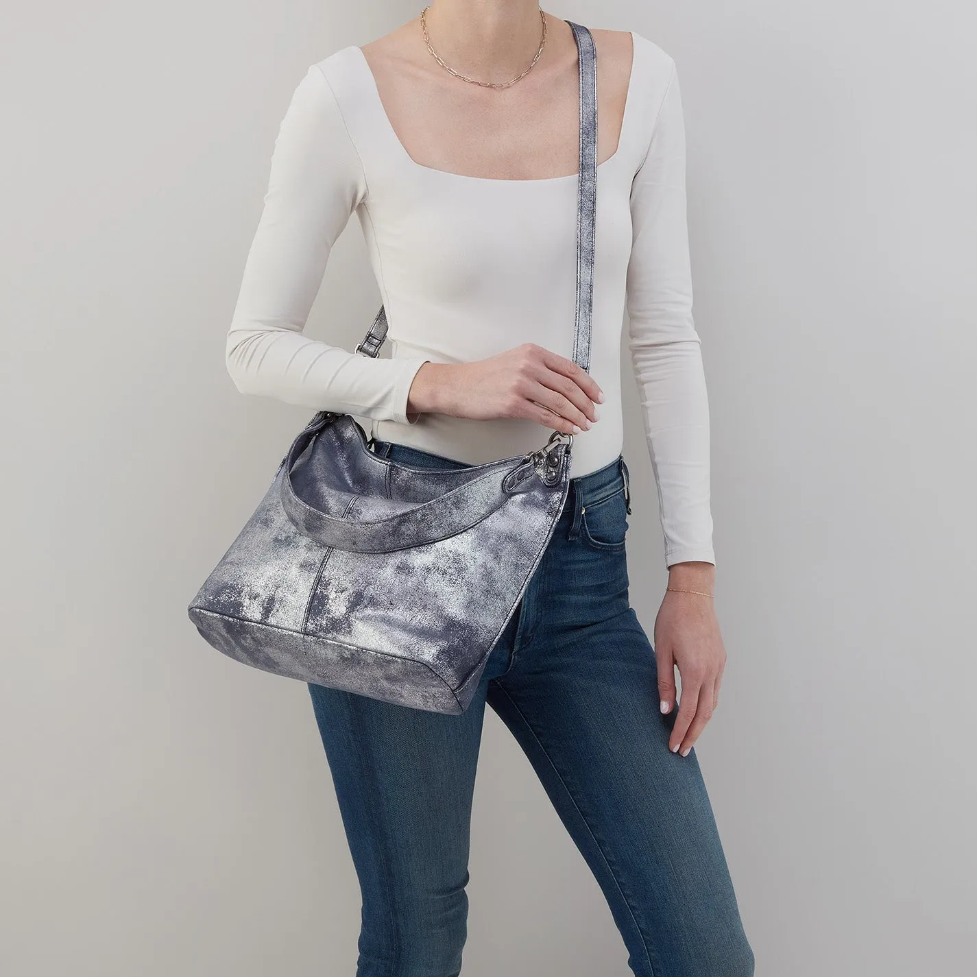 Pier Shoulder Bag In Metallic Leather - Blue Pewter