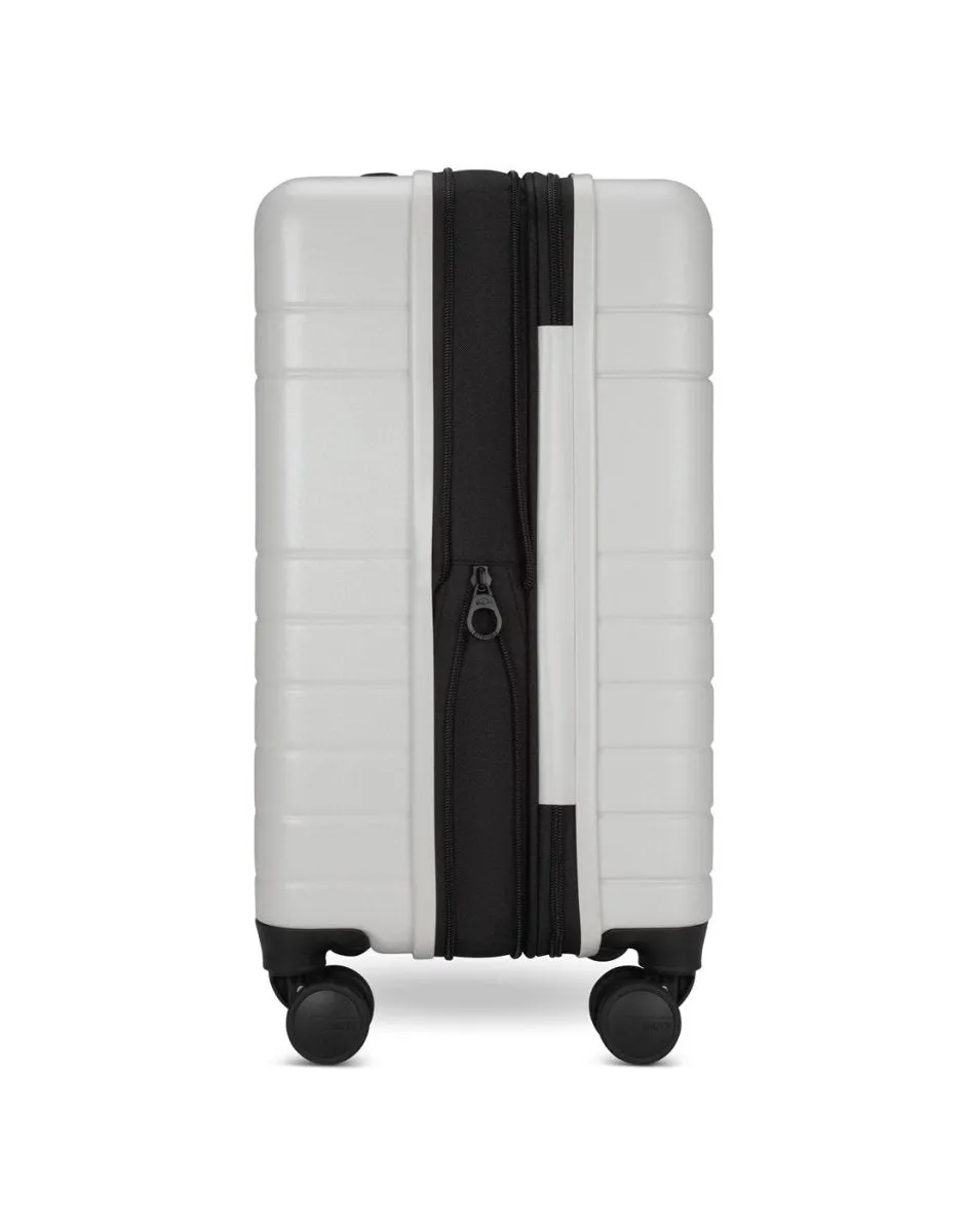 Roots Travel 19" Hardside Spinner Carry-on