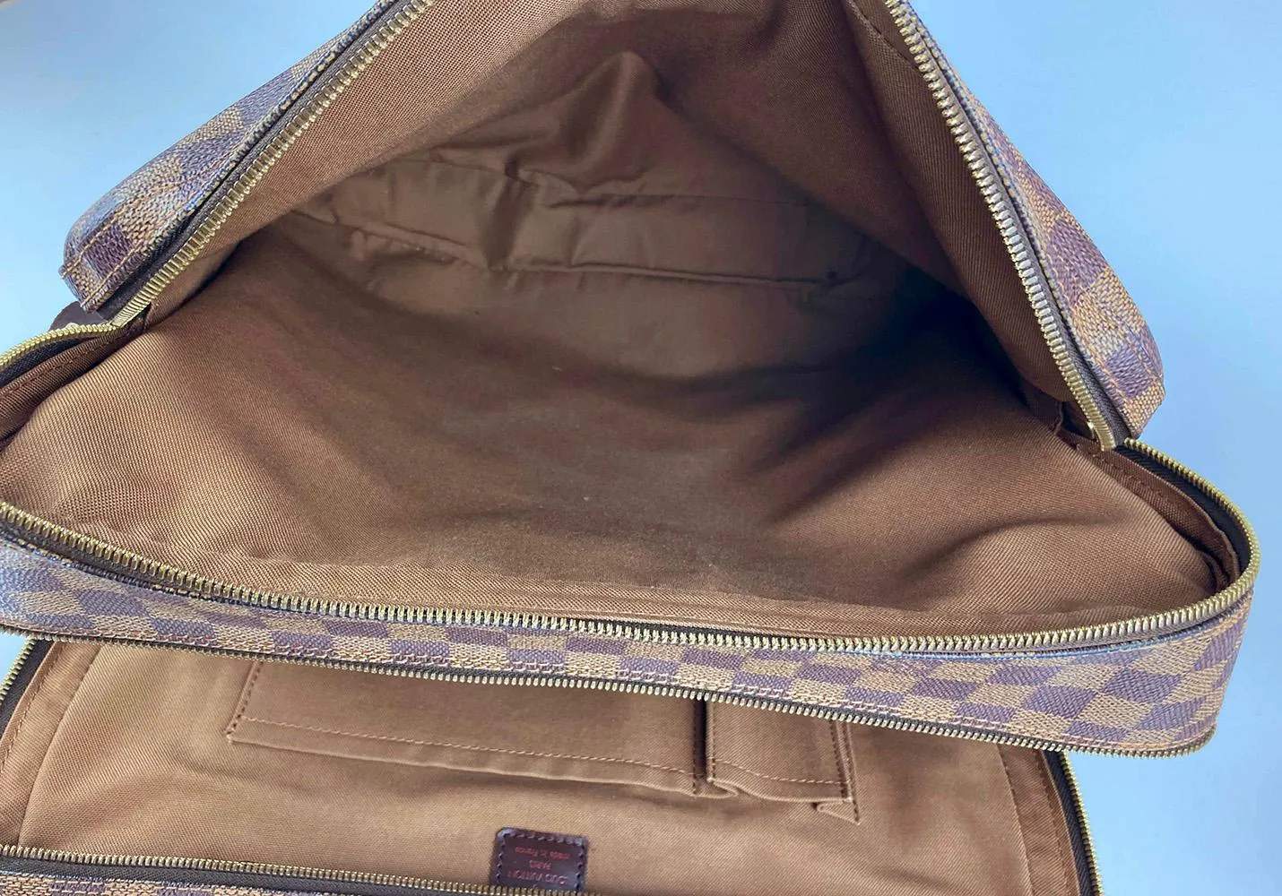 Trendy Inspired Louis Vuitton Damier Ebene Dorsoduro Messenger Bag